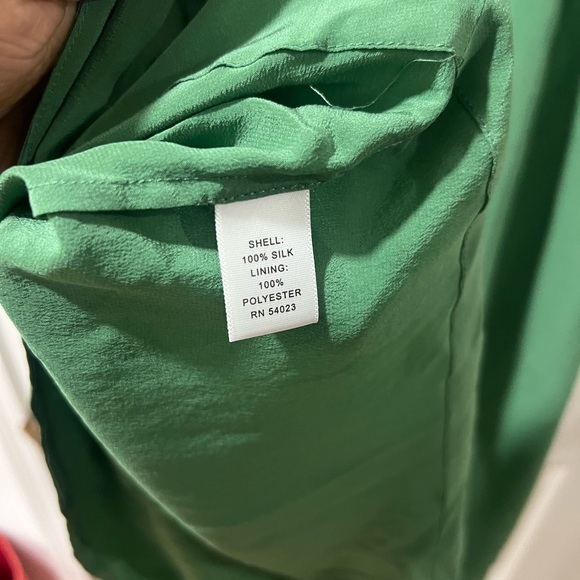 Banana republic 100% silk green dress size 2 midi length short sleeve - Picture 4 of 4